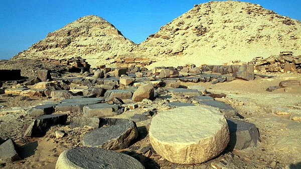 sun temple egypt buried desert 4500 years