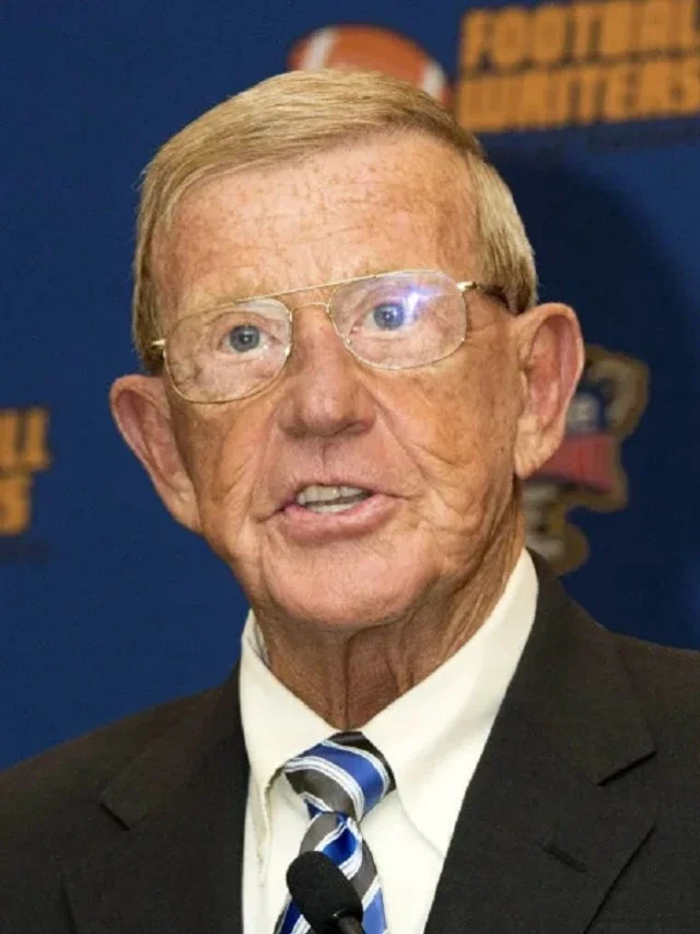 A look at where Lou Holtz ranked Tennessee following regular-season finale